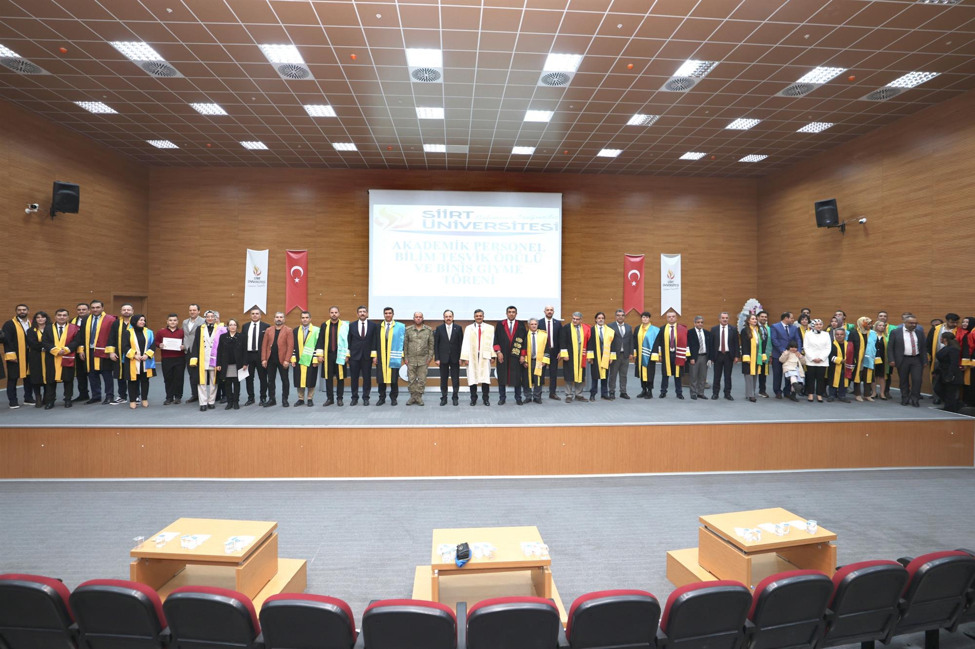 Üniversitemizde Akademik Personel Bilim Teşvik Ödülü ve Biniş Giyme Töreni Düzenlendi